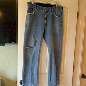 Wrangler Men's Light Blue Relaxed Jeans